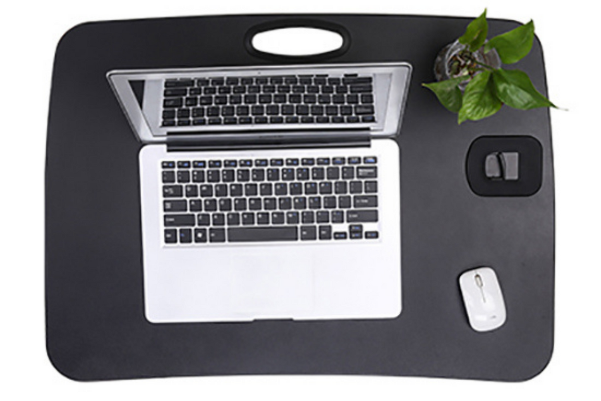 Mặt bàn nâng máy tính rộng rãi, đủ để đặt laptop thoải mái